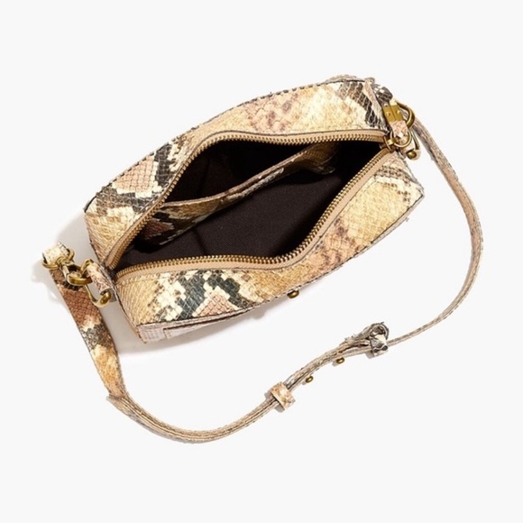 Madewell Leather Embossed Snakeskin Transport Camera Crossbody Bag NWOT #MW1 - Picture 3 of 17